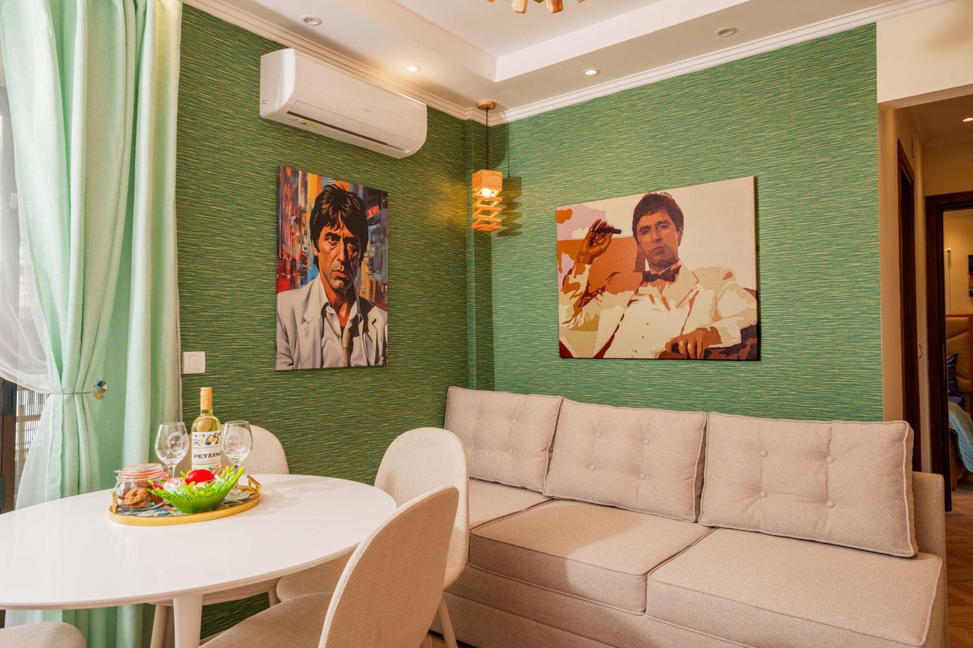 Apartment Lux Movie Stars Perea
